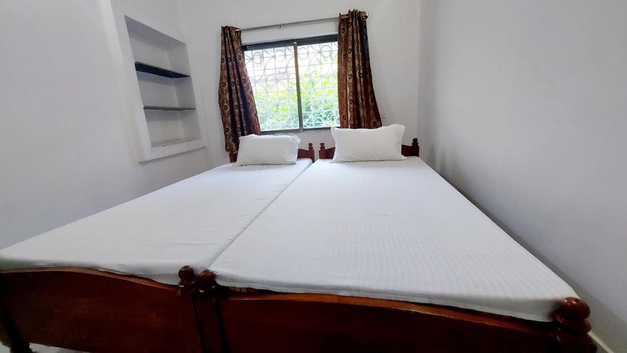 Nilam Guest House ブッダガヤ エクステリア 写真