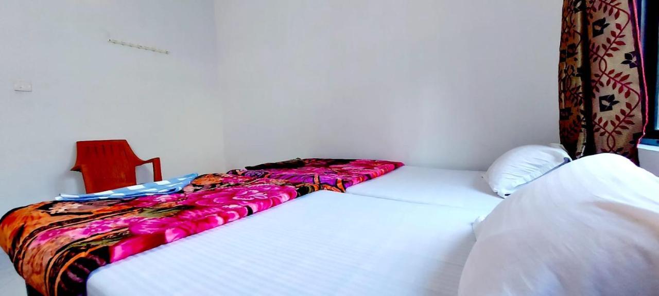 Nilam Guest House ブッダガヤ エクステリア 写真