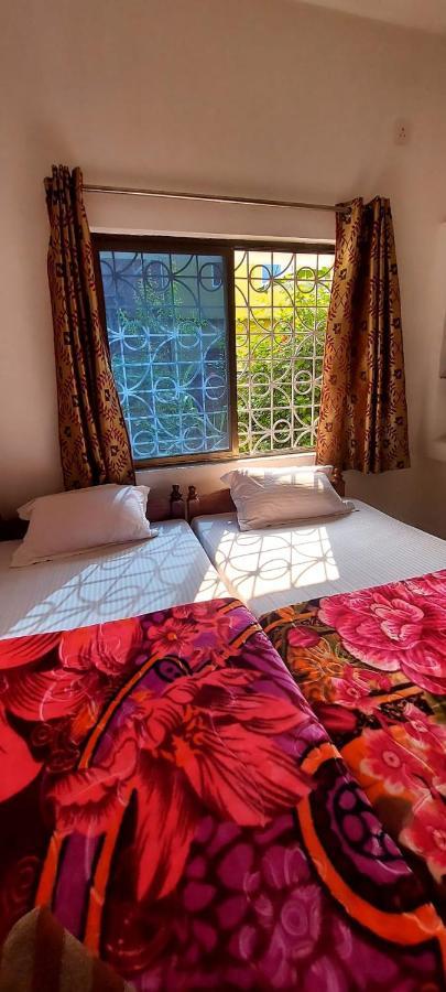 Nilam Guest House ブッダガヤ エクステリア 写真