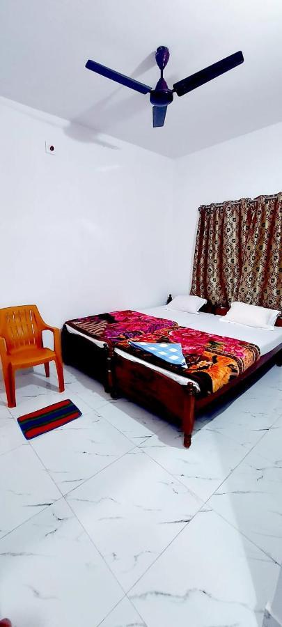 Nilam Guest House ブッダガヤ エクステリア 写真
